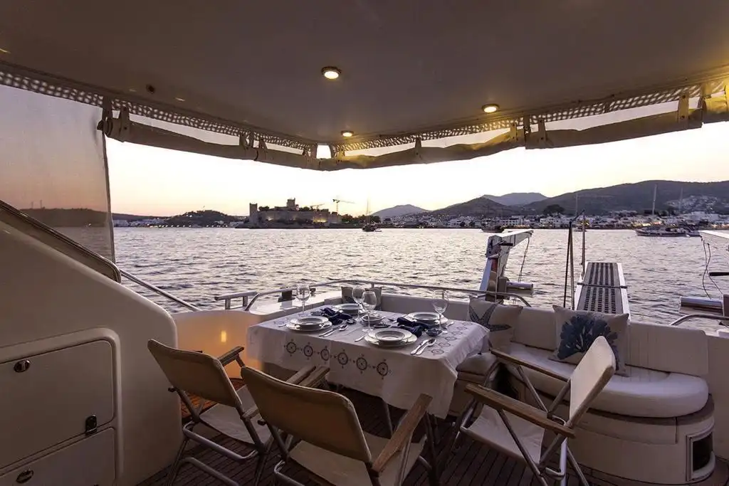 YACHT HURREM